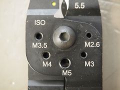 フジ矢の電工ペンチの接合部の拡大写真