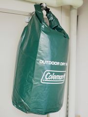 Colemanのアウトドアバッグの写真